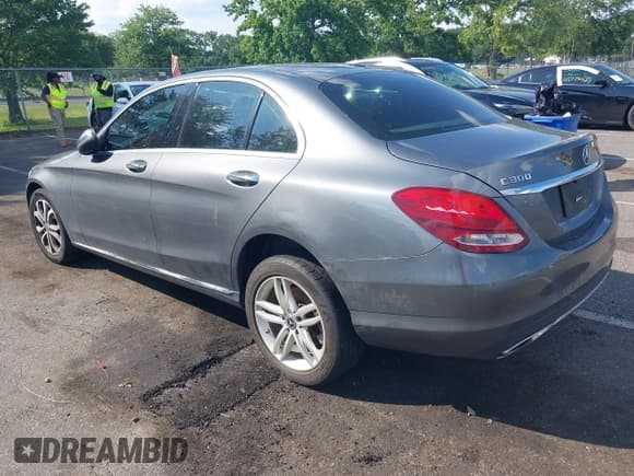 ✅ 2018 Mercedes-Benz C 300 • VIN: 55SWF4KB4JU248039 • Lot: 42788782. Listed on IAAI with 86,104 mi. Free auction sales archive from the USA and detailed vehicle history report at DreamBid. Image 3.