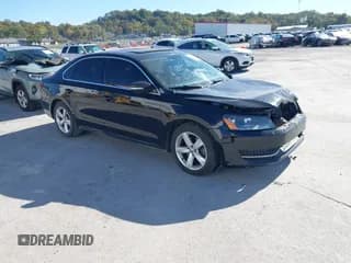 ✅ 2013 Volkswagen Passat SE • VIN: 1VWBN7A33DC064157 • Лот: 43586326. Опубликован ранее на IAAI с пробегом 108 618 миль. Бесплатный доступ к архиву аукционных продаж из США и подробный отчёт об истории автомобиля на DreamBid. Изображение 1.