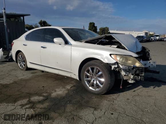 ✅ 2008 Lexus LS 460 • VIN: JTHBL46F385079261 • Лот: 81640475. Опубликован ранее на Copart с пробегом 135 574 миль. Бесплатный доступ к архиву аукционных продаж из США и подробный отчёт об истории автомобиля на DreamBid. Изображение 4.