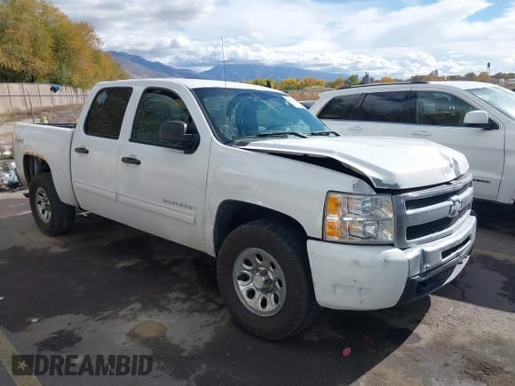 ✅ 2011 Chevrolet Silverado 1500 LT • VIN: 3GCPKSEA5BG195646 • Lot: 43634531. Wystawiony na IAAI z przebiegiem 370 199 mil. Bezpłatny archiwum sprzedaży aukcyjnych z USA i szczegółowy raport historii pojazdu na DreamBid. Zdjęcie 1.