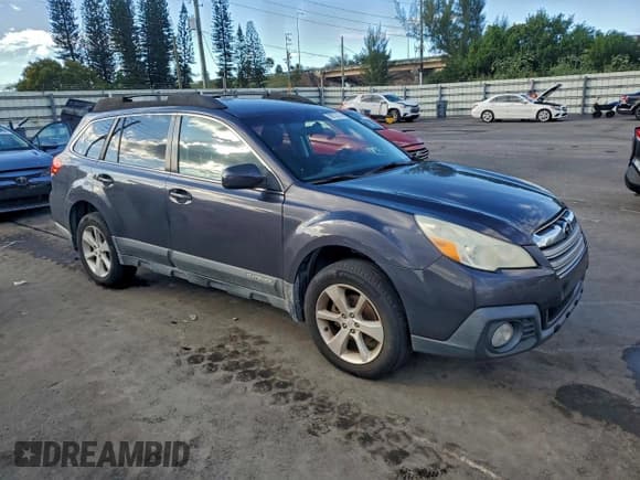 ✅ 2013 Subaru Outback Premium • VIN: 4S4BRCBC1D1271474 • Lot: 96673525. Listed on Copart with 203,873 mi. Free auction sales archive from the USA and detailed vehicle history report at DreamBid. Image 4.