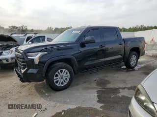 ✅ 2025 Toyota Tundra SR • VIN: 5TFLA5DB4SX316594 • Лот: 81007635. Опубликован ранее на Copart с пробегом 5 203 миль. Бесплатный доступ к архиву аукционных продаж из США и подробный отчёт об истории автомобиля на DreamBid. Изображение 1.