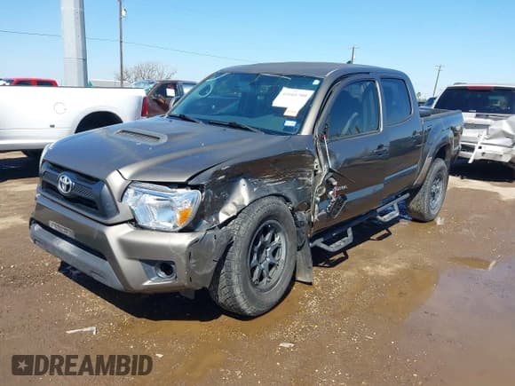 ✅ 2012 Toyota Tacoma • VIN: 5TFLU4EN9CX047925 • Lot: 41661700. Listed on IAAI with 219,158 mi. Free auction sales archive from the USA and detailed vehicle history report at DreamBid. Image 17.