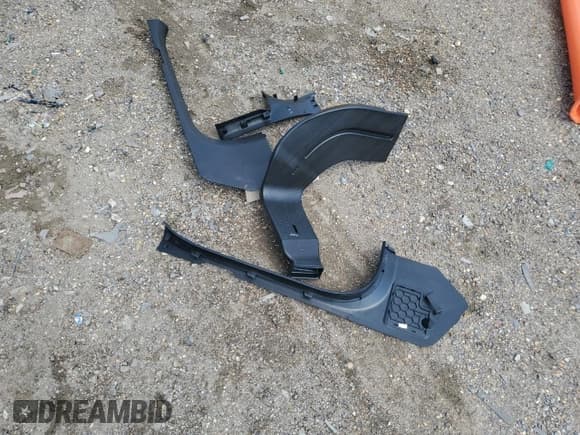 ✅ 2017 Mercedes-Benz C 300 • VIN: 55SWF4JB6HU229990 • Lot: 85518415. Wystawiony na Copart z przebiegiem Nie podano. Bezpłatny archiwum sprzedaży aukcyjnych z USA i szczegółowy raport historii pojazdu na DreamBid. Zdjęcie 12.