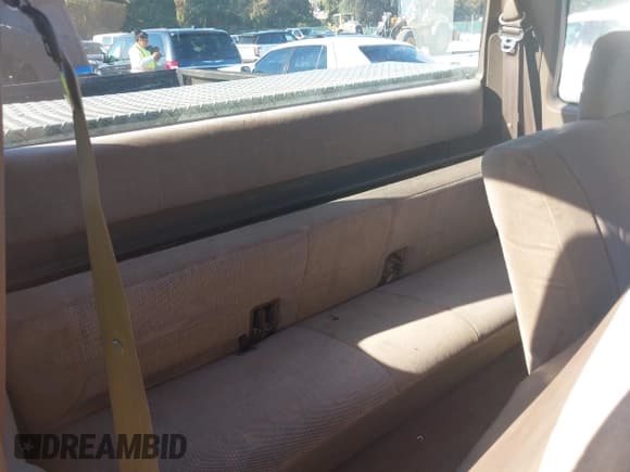 ✅ 1994 Ford F-150 • VIN: 1FTEX15H1RKB02771 • Lot: 43487871. Wystawiony na IAAI z przebiegiem 171 351 mil. Bezpłatny archiwum sprzedaży aukcyjnych z USA i szczegółowy raport historii pojazdu na DreamBid. Zdjęcie 8.