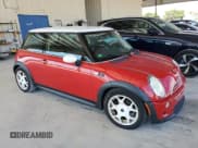 ✅ 2006 MINI Hardtop S • VIN: WMWRE335X6TJ34052 • Lot: 82626565. Listed on Copart with 96,761 mi. Free auction sales archive from the USA and detailed vehicle history report at DreamBid. Image 4.