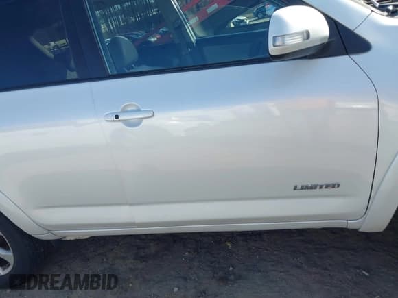 ✅ 2009 Toyota RAV4 Limited • VIN: 2T3BK31V19W009538 • Lot: 41606291. Listed on IAAI with 224,686 mi. Free auction sales archive from the USA and detailed vehicle history report at DreamBid. Image 13.