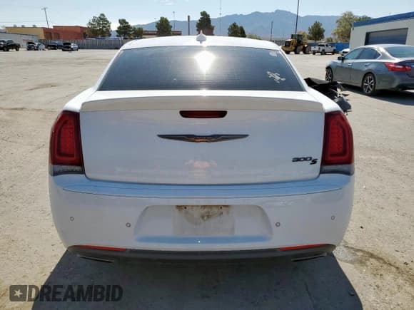 ✅ 2017 Chrysler 300 S Alloy Edition • VIN: 2C3CCABT9HH596951 • Lot: 62541785. Listed on Copart with 74,014 mi. Free auction sales archive from the USA and detailed vehicle history report at DreamBid. Image 6.