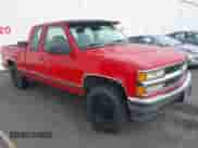 1995 Chevrolet Silverado 1500 z VIN 1GCEK19KXSE149077, wystawiony jako IAAI lot #43593632 z przebiegiem 193 001 mil mil oraz . Historia ofert i sprzedaży dostępna na DreamBid. Obrazek 1.