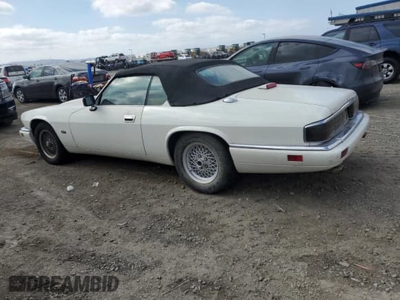 ✅ 1994 Jaguar XJS • VIN: SAJNX2748RC192688 • Лот: 44819395. Опубликован ранее на Copart с пробегом 103 940 миль. Бесплатный доступ к архиву аукционных продаж из США и подробный отчёт об истории автомобиля на DreamBid. Изображение 2.