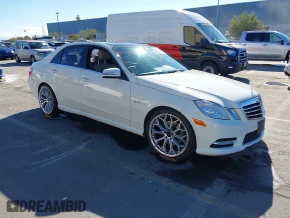 ✅ 2012 Mercedes-Benz E 350 Luxury • VIN: WDDHF5KB5CA534631 • Lot: 43606761. Wystawiony na IAAI z przebiegiem 147 114 mil. Bezpłatny archiwum sprzedaży aukcyjnych z USA i szczegółowy raport historii pojazdu na DreamBid. Zdjęcie 1.