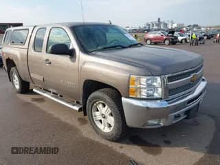 2013 Chevrolet Silverado 1500 LT with VIN 1GCRKSE72DZ234662, listed as a IAAI auction lot 43483522 with 270,651 mi miles and . Bid and sale history available at DreamBid. Image 1.