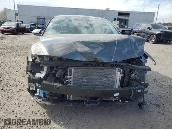 ✅ 2025 Hyundai Elantra Limited • VIN: KMHLN4DJXSU142291 • Лот: 90260005. Опубликован ранее на Copart с пробегом 7 937 миль. Бесплатный доступ к архиву аукционных продаж из США и подробный отчёт об истории автомобиля на DreamBid. Изображение 5.