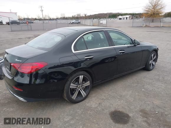 ✅ 2025 Mercedes-Benz C 300 • VIN: W1KAF4HB0SR247118 • Лот: 43766684. Опубликован ранее на IAAI с пробегом 20 748 миль. Бесплатный доступ к архиву аукционных продаж из США и подробный отчёт об истории автомобиля на DreamBid. Изображение 4.