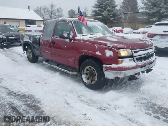 ✅ 2007 Chevrolet Silverado 1500 Work Truck • VIN: 1GCEK19Z17E135296 • Lot: 41447309. Listed on IAAI with 216,647 mi. Free auction sales archive from the USA and detailed vehicle history report at DreamBid. Image 1.
