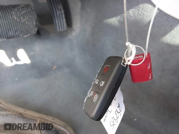 ✅ 2017 Jaguar XJ R-Sport • VIN: SAJWA1C76H8W08819 • Lot: 42181569. Wystawiony na IAAI z przebiegiem 126 679 mil. Bezpłatny archiwum sprzedaży aukcyjnych z USA i szczegółowy raport historii pojazdu na DreamBid. Zdjęcie 11.