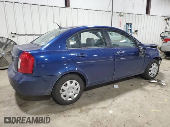 2009 Hyundai Accent Auto GLS z VIN KMHCN46C39U330367, wystawiony jako Copart lot #76639854 z przebiegiem 151 199 mil mil oraz Szkoda całkowita • Salvage title. Historia ofert i sprzedaży dostępna na DreamBid. Obrazek 3.