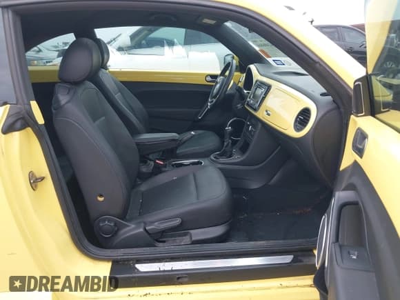 ✅ 2013 Volkswagen Beetle 2.5L • VIN: 3VWHX7AT7DM604449 • Lot: 42406666. Listed on IAAI with 104,874 mi. Free auction sales archive from the USA and detailed vehicle history report at DreamBid. Image 5.