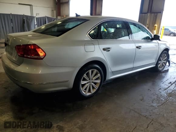 ✅ 2013 Volkswagen Passat SEL Premium • VIN: 1VWCP7A33DC025714 • Lot: 57805855. Listed on Copart with 60,918 mi. Free auction sales archive from the USA and detailed vehicle history report at DreamBid. Image 3.