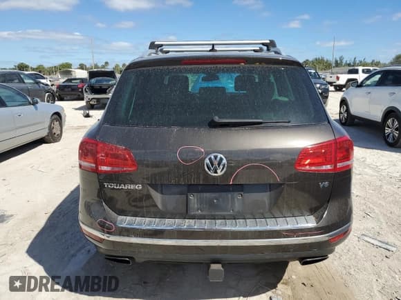 ✅ 2016 Volkswagen Touareg Lux • VIN: WVGEF9BP7GD011465 • Lot: 44662833. Listed on Copart with 92,200 mi. Free auction sales archive from the USA and detailed vehicle history report at DreamBid. Image 6.