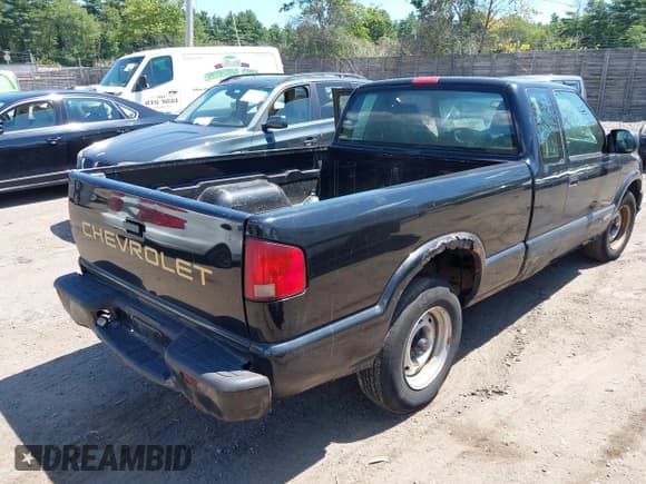 ✅ 2000 Chevrolet S-10 LS • VIN: 1GCCS19W9YK298908 • Лот: 42791003. Опубликован ранее на IAAI с пробегом Не указан. Бесплатный доступ к архиву аукционных продаж из США и подробный отчёт об истории автомобиля на DreamBid. Изображение 4.