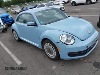 ✅ 2014 Volkswagen Beetle 2.5L • VIN: 3VWJP7ATXEM611639 • Lot: 42796373. Wystawiony na IAAI z przebiegiem 89 167 mil. Bezpłatny archiwum sprzedaży aukcyjnych z USA i szczegółowy raport historii pojazdu na DreamBid. Zdjęcie 1.