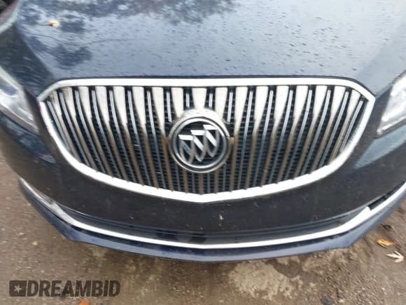 ✅ 2016 Buick LaCrosse Leather • VIN: 1G4GB5G39GF211643 • Lot: 43581023. Listed on IAAI with 186,444 mi. Free auction sales archive from the USA and detailed vehicle history report at DreamBid. Image 13.