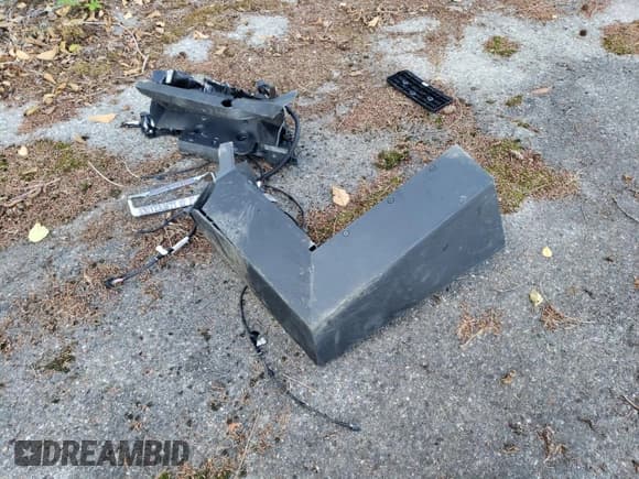 ✅ 2024 Tesla Cybertruck • VIN: 7G2CEHED8RA006307 • Лот: 74118474. Опубликован ранее на Copart с пробегом 1 773 миль. Бесплатный доступ к архиву аукционных продаж из США и подробный отчёт об истории автомобиля на DreamBid. Изображение 13.