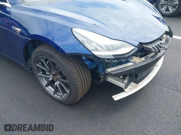 ✅ 2018 Tesla Model 3 Long Range Battery • VIN: 5YJ3E1EB8JF120162 • Лот: 42902565. Опубликован ранее на IAAI с пробегом 104 910 миль. Бесплатный доступ к архиву аукционных продаж из США и подробный отчёт об истории автомобиля на DreamBid. Изображение 18.