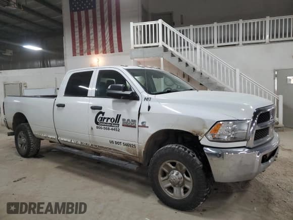 ✅ 2017 Ram 2500 Tradesman • VIN: 3C6UR5HL6HG676504 • Lot: 88345005. Wystawiony na Copart z przebiegiem 216 715 mil. Bezpłatny archiwum sprzedaży aukcyjnych z USA i szczegółowy raport historii pojazdu na DreamBid. Zdjęcie 4.