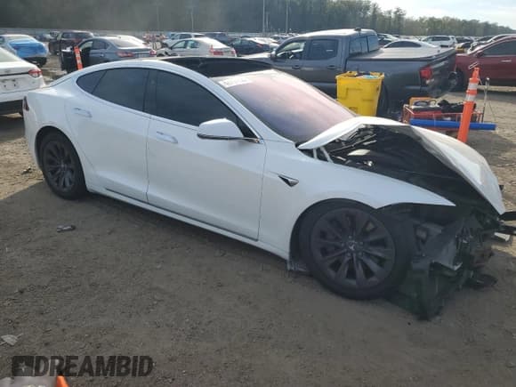 ✅ 2018 Tesla Model S 75D • VIN: 5YJSA1E26JF247614 • Lot: 82717755. Wystawiony na Copart z przebiegiem Nie podano. Bezpłatny archiwum sprzedaży aukcyjnych z USA i szczegółowy raport historii pojazdu na DreamBid. Zdjęcie 4.