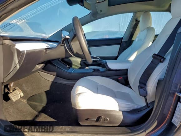 ✅ 2021 Tesla Model 3 Standard Range Plus • VIN: 5YJ3E1EA0MF875267 • Lot: 93775125. Wystawiony na Copart z przebiegiem 31 648 mil. Bezpłatny archiwum sprzedaży aukcyjnych z USA i szczegółowy raport historii pojazdu na DreamBid. Zdjęcie 7.