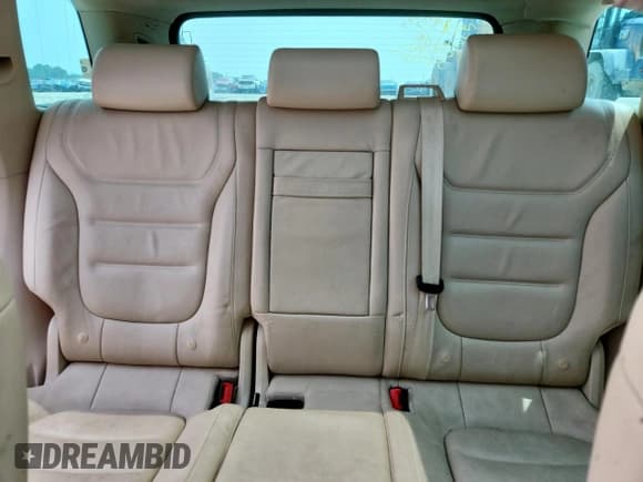 ✅ 2013 Volkswagen Touareg Exec • VIN: WVGEF9BP3DD012463 • Lot: 57499915. Listed on Copart with 104,981 mi. Free auction sales archive from the USA and detailed vehicle history report at DreamBid. Image 10.