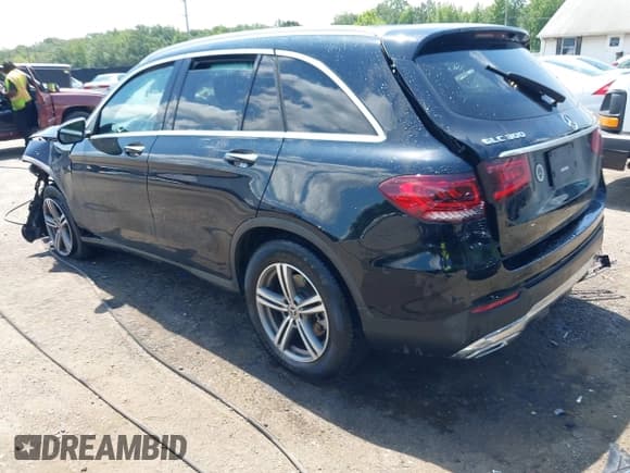 ✅ 2020 Mercedes-Benz GLC 300 • VIN: WDC0G8EBXLF685950 • Lot: 42751558. Listed on IAAI with 85,122 mi. Free auction sales archive from the USA and detailed vehicle history report at DreamBid. Image 3.