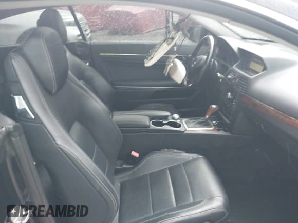 ✅ 2010 Mercedes-Benz E 550 • VIN: WDDKJ7CB3AF029900 • Lot: 42434377. Wystawiony na IAAI z przebiegiem 160 841 mil. Bezpłatny archiwum sprzedaży aukcyjnych z USA i szczegółowy raport historii pojazdu na DreamBid. Zdjęcie 5.