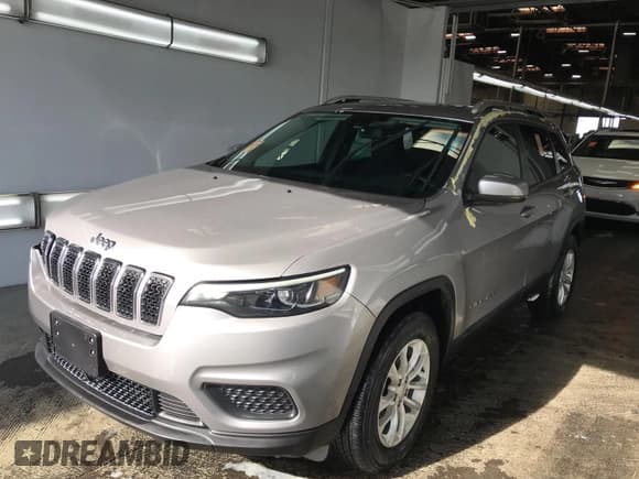 ✅ 2021 Jeep Cherokee Latitude • VIN: 1C4PJMCB7MD188191 • Lot: 43822751. Wystawiony na IAAI z przebiegiem 11 887 mil. Bezpłatny archiwum sprzedaży aukcyjnych z USA i szczegółowy raport historii pojazdu na DreamBid. Zdjęcie 25.