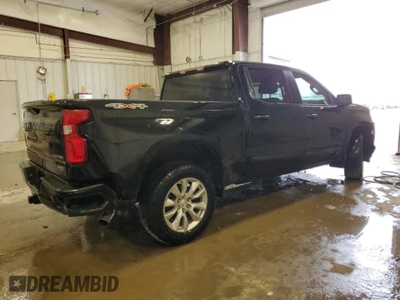 ✅ 2021 Chevrolet Silverado 1500 Custom • VIN: 1GCPYBEH9MZ171784 • Lot: 83081484. Wystawiony na Copart z przebiegiem 94 772 mil. Bezpłatny archiwum sprzedaży aukcyjnych z USA i szczegółowy raport historii pojazdu na DreamBid. Zdjęcie 3.