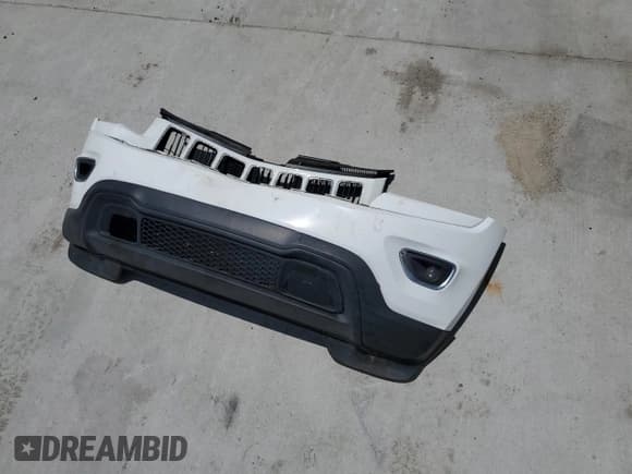 ✅ 2015 Jeep Grand Cherokee Altitude • VIN: 1C4RJEAG3FC944475 • Lot: 60738595. Listed on Copart with 140,063 mi. Free auction sales archive from the USA and detailed vehicle history report at DreamBid. Image 13.