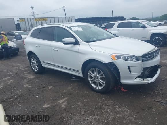 ✅ 2015 Volvo XC60 T5 • VIN: YV4612RK3F2734343 • Lot: 42515382. Wystawiony na IAAI z przebiegiem 87 141 mil. Bezpłatny archiwum sprzedaży aukcyjnych z USA i szczegółowy raport historii pojazdu na DreamBid. Zdjęcie 1.
