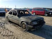 ✅ 1995 Mercedes-Benz E 320 • VIN: WDBEB31E0SC186151 • Lot: 57270194. Wystawiony na Copart z przebiegiem Nie podano. Bezpłatny archiwum sprzedaży aukcyjnych z USA i szczegółowy raport historii pojazdu na DreamBid. Zdjęcie 11.