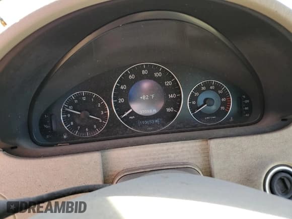 ✅ 2003 Mercedes-Benz CLK 320 • VIN: WDBTJ65J53F001773 • Лот: 84961025. Опубликован ранее на Copart с пробегом 193 653 миль. Бесплатный доступ к архиву аукционных продаж из США и подробный отчёт об истории автомобиля на DreamBid. Изображение 9.