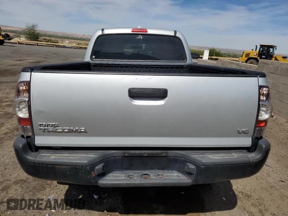 ✅ 2009 Toyota Tacoma • VIN: 3TMMU52N99M012489 • Lot: 52505125. Listed on Copart with 50,870 mi. Free auction sales archive from the USA and detailed vehicle history report at DreamBid. Image 6.