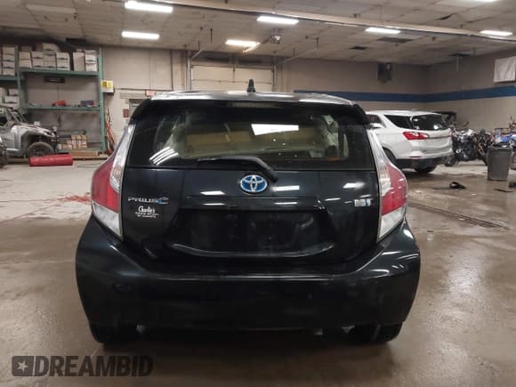 ✅ 2015 Toyota Prius One • VIN: JTDKDTB33F1101543 • Lot: 43441213. Listed on IAAI with 25,445 mi. Free auction sales archive from the USA and detailed vehicle history report at DreamBid. Image 17.