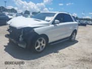 ✅ 2014 Mercedes-Benz M 350 • VIN: 4JGDA5JBXEA279725 • Lot: 42830932. Wystawiony na IAAI z przebiegiem Nie podano. Bezpłatny archiwum sprzedaży aukcyjnych z USA i szczegółowy raport historii pojazdu na DreamBid. Zdjęcie 2.