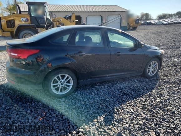 ✅ 2018 Ford Focus SE • VIN: 1FADP3FE7JL210442 • Lot: 90949905. Listed on Copart with 85,690 mi. Free auction sales archive from the USA and detailed vehicle history report at DreamBid. Image 3.