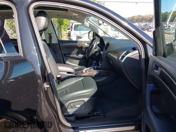 ✅ 2014 Audi Q5 Premium Plus • VIN: WA1DGAFP6EA077393 • Лот: 43129120. Опубликован ранее на IAAI с пробегом 93 175 миль. Бесплатный доступ к архиву аукционных продаж из США и подробный отчёт об истории автомобиля на DreamBid. Изображение 5.