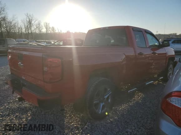 ✅ 2017 Chevrolet Silverado 1500 Custom • VIN: 1GCRCPEH7HZ340601 • Lot: 82903254. Wystawiony na Copart z przebiegiem 110 334 mil. Bezpłatny archiwum sprzedaży aukcyjnych z USA i szczegółowy raport historii pojazdu na DreamBid. Zdjęcie 3.