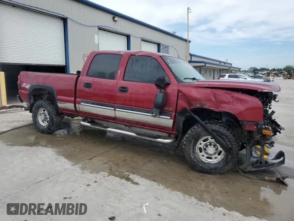 ✅ 2005 Chevrolet Silverado 2500HD LS • VIN: 1GCHK23U25F895728 • Lot: 63293605. Wystawiony na Copart z przebiegiem 215 179 mil. Bezpłatny archiwum sprzedaży aukcyjnych z USA i szczegółowy raport historii pojazdu na DreamBid. Zdjęcie 4.