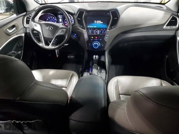 2014 Hyundai Santa Fe z VIN 5XYZW3LA4EG205141, wystawiony jako Copart lot #65400145 z przebiegiem 135 224 mil mil oraz Szkoda całkowita • Salvage title. Historia ofert i sprzedaży dostępna na DreamBid. Obrazek 8.