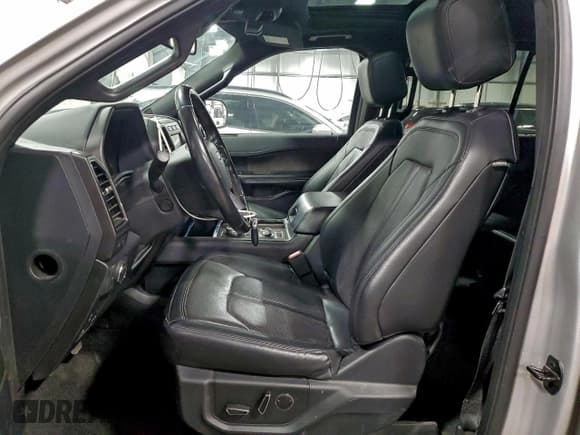 ✅ 2019 Ford Expedition Max Limited • VIN: 1FMJK2AT9KEA06481 • Lot: 96319815. Wystawiony na Copart z przebiegiem 19 338 mil. Bezpłatny archiwum sprzedaży aukcyjnych z USA i szczegółowy raport historii pojazdu na DreamBid. Zdjęcie 7.